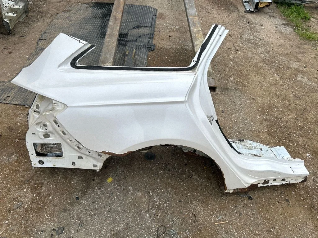 Aizmugurējais spārns (ceturtdaļa) DS73N280C20