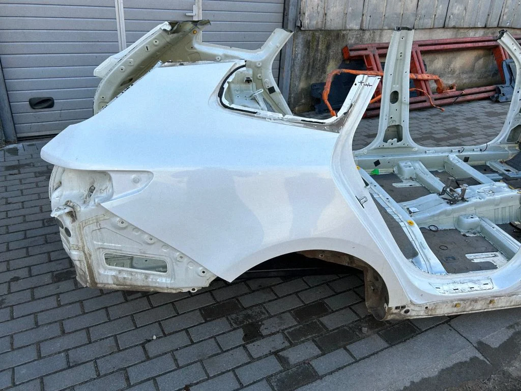 Rear quarter panel – rear right