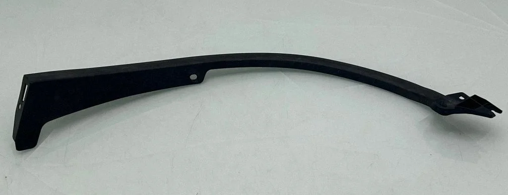 Rear arch trim 7587442010