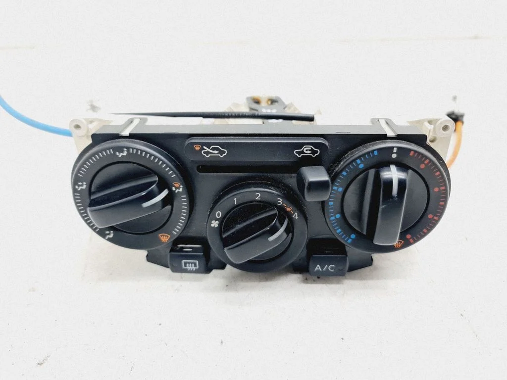Gaisa kondicioniera/klimata/sildītāja vadības bloks (salonā) – Nissan Note (E11) (2006-2014)
