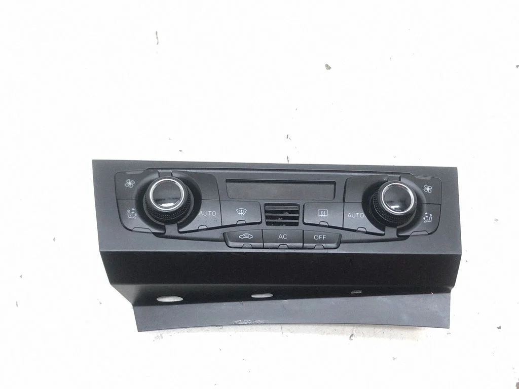 Kliimaseadme/kütte juhtplokk (salongis) 8T2820043S