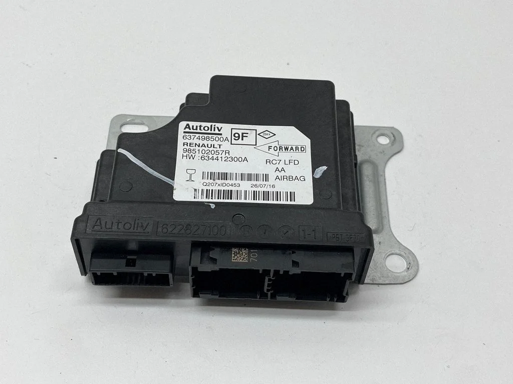 Drošības spilvenu vadības bloks 637498500A