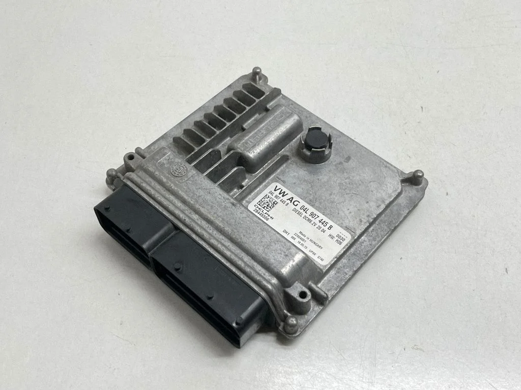 Mootori juhtplokk 04L907445B