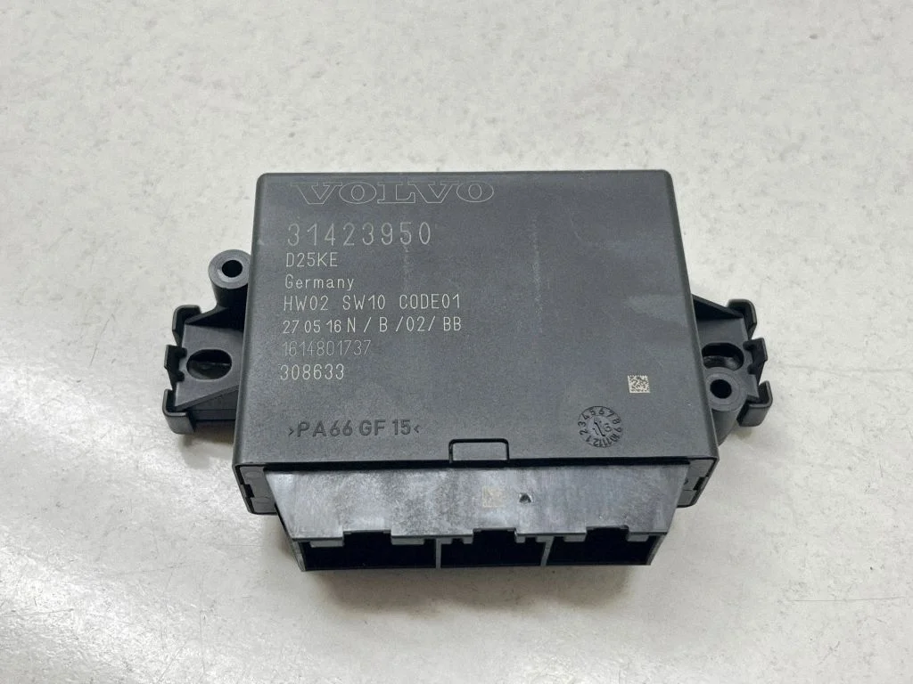 Parkimisandurite (PDC) juhtplokk – Volvo V40 (2012-2019)