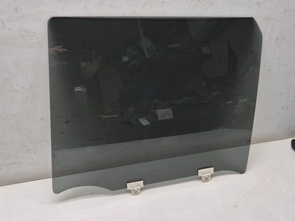 Rear door window glass 803204M40B