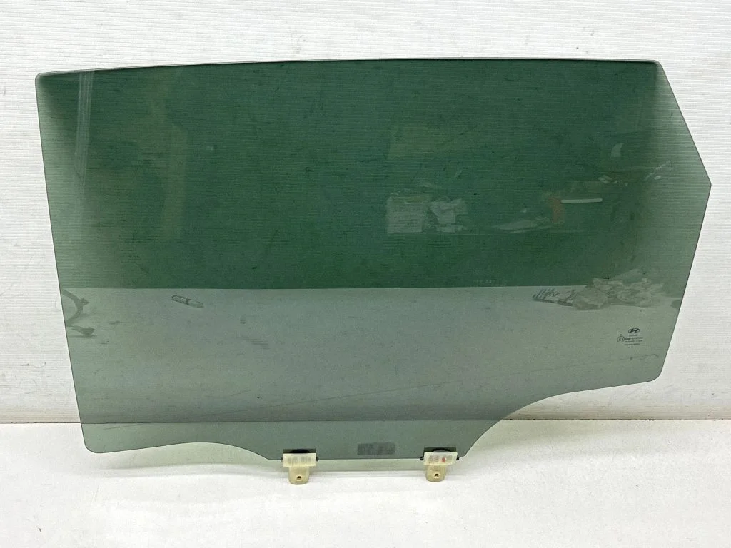 Galvenais aizmugurējo durvju stikls 43R010184