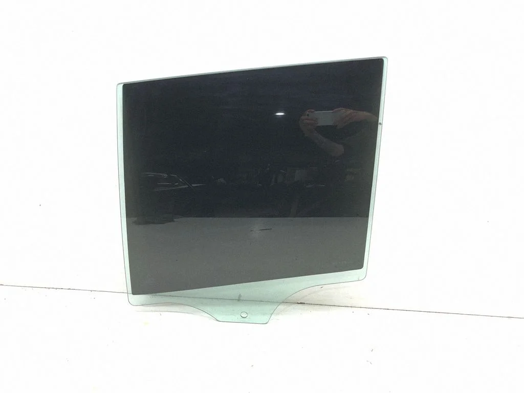 Rear door window glass DOT615M40VAS2