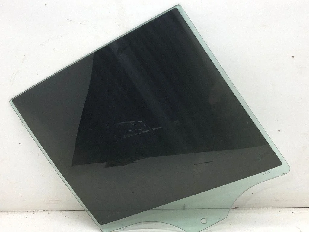 Rear door window glass DOT616M40VAS2