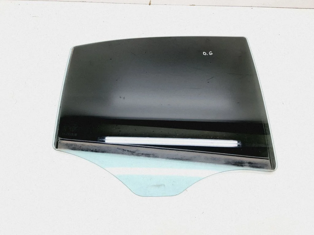 Rear door window glass 43R000262
