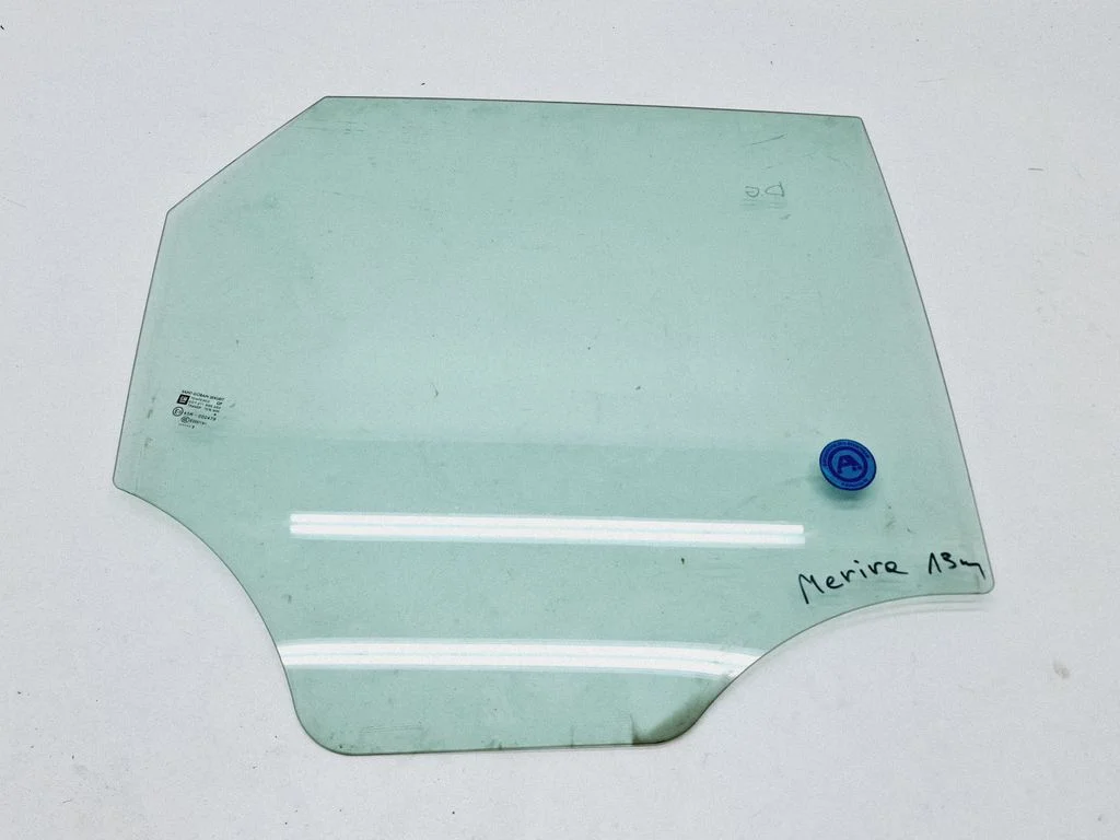 Rear door window glass – rear right