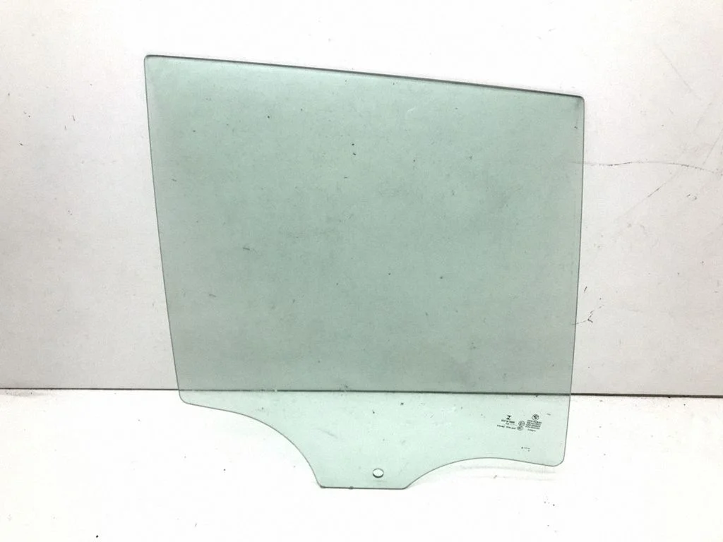 Rear door window glass 43R004529