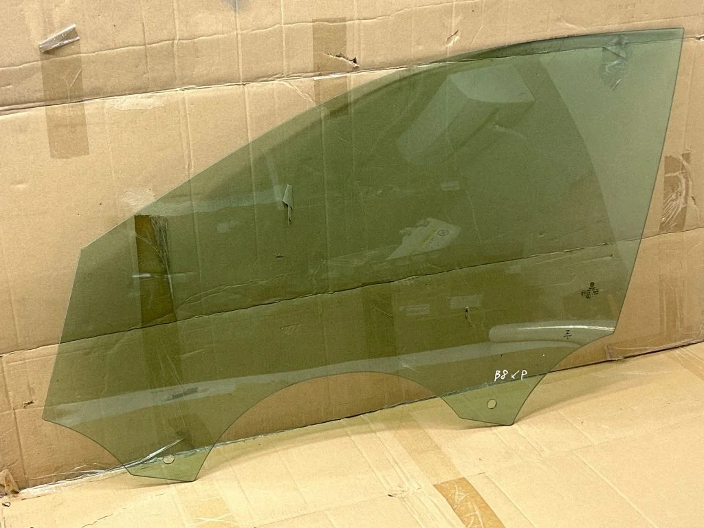 Front door window glass four-door 43R00098