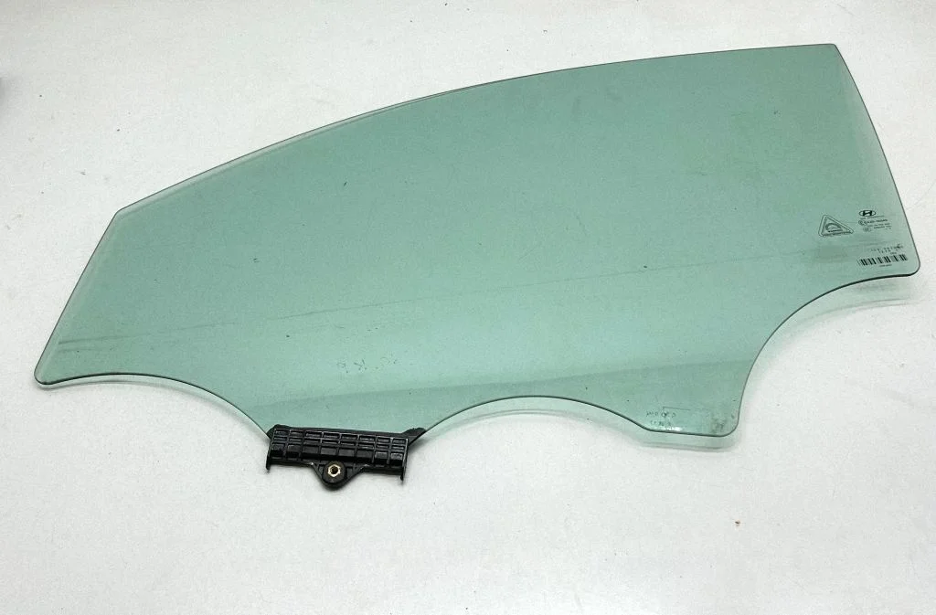 Front door window glass four-door 43R00049
