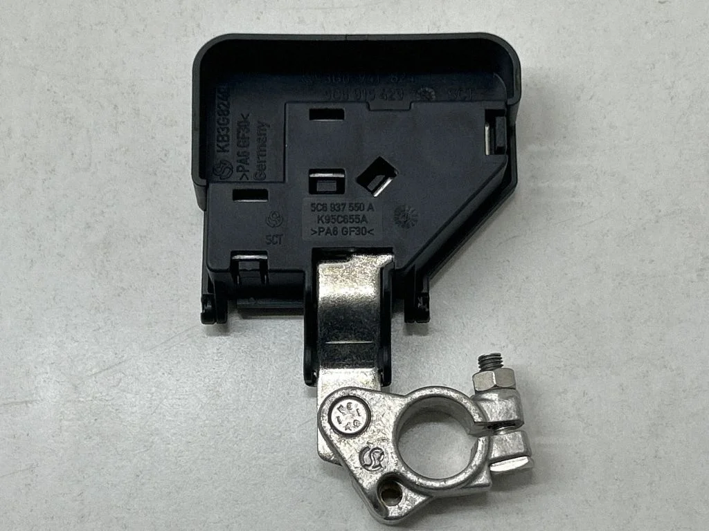Plusa vads (akumulatora) 3G0941824