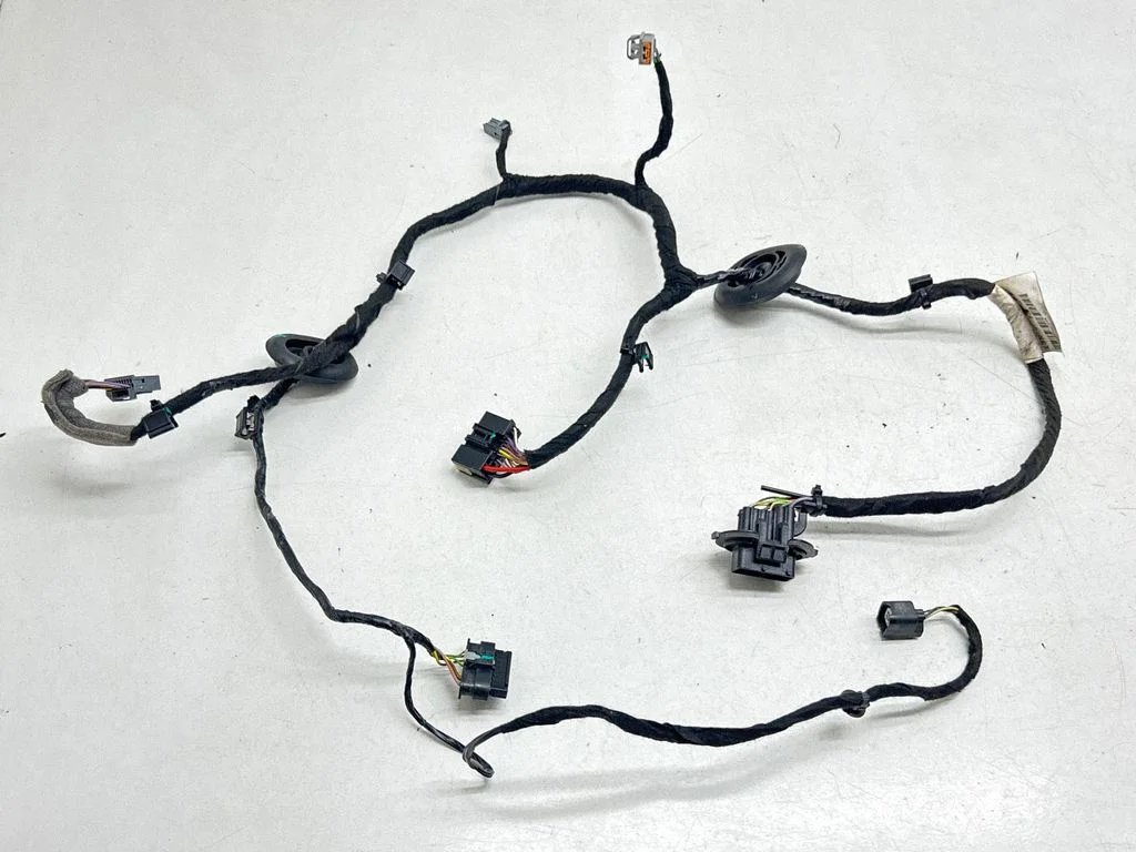 Rear door wiring loom – Volvo S90, V90 (2016-)
