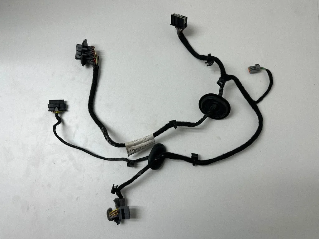 Rear door wiring loom – Volvo S90, V90 (2016-)