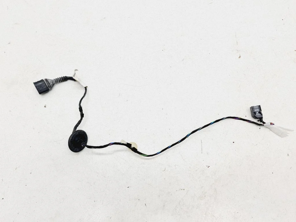 Rear door wiring loom – Volkswagen Touareg I (2002-2010)