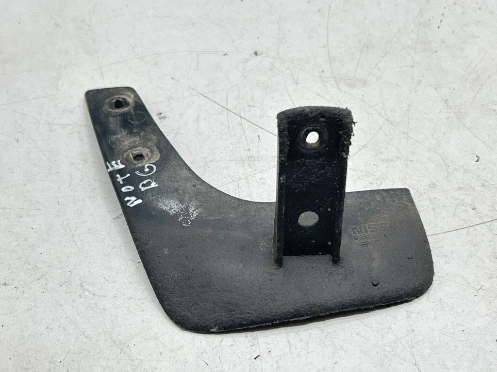 Tagumine porikaitse 938823VA0A