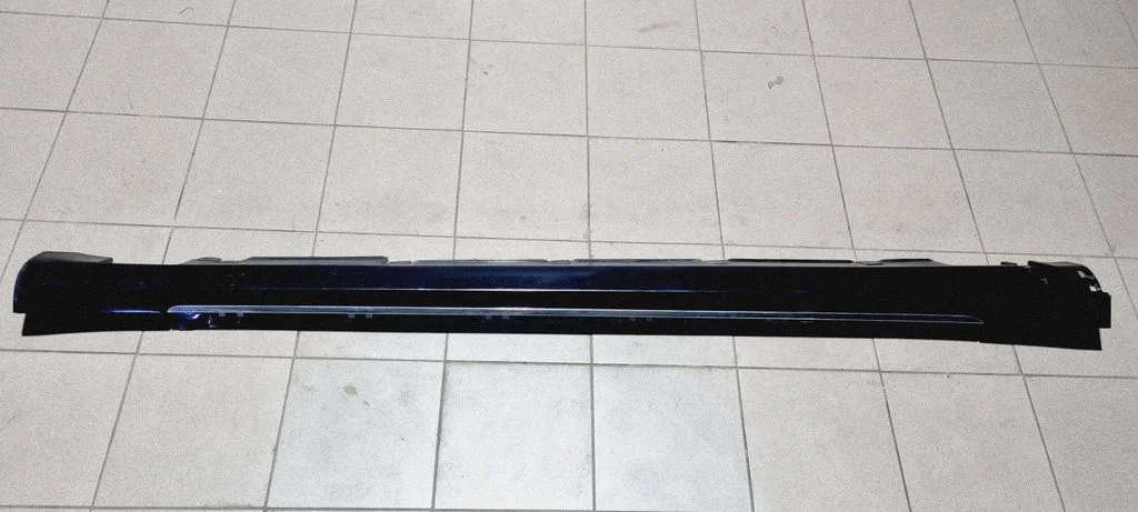 Sill 600587500J
