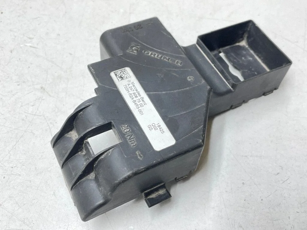 Plusa vadu savienojuma mezgls A2479067502