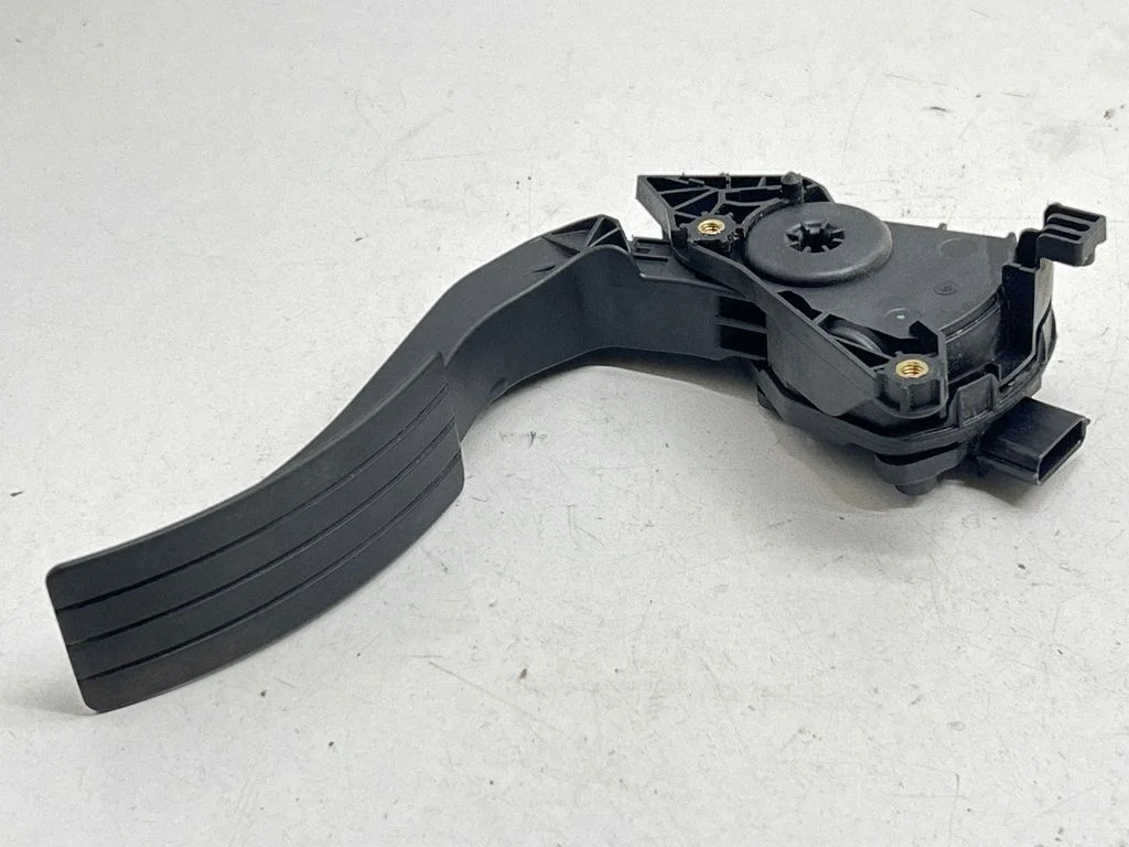 Accelerator throttle pedal 180029347R – Renault Captur (2013-2020)
