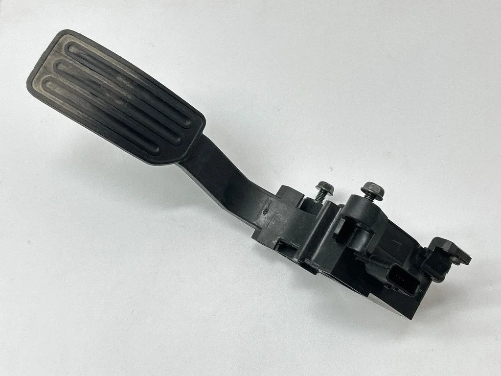 Akseleratora pedālis 8604216a