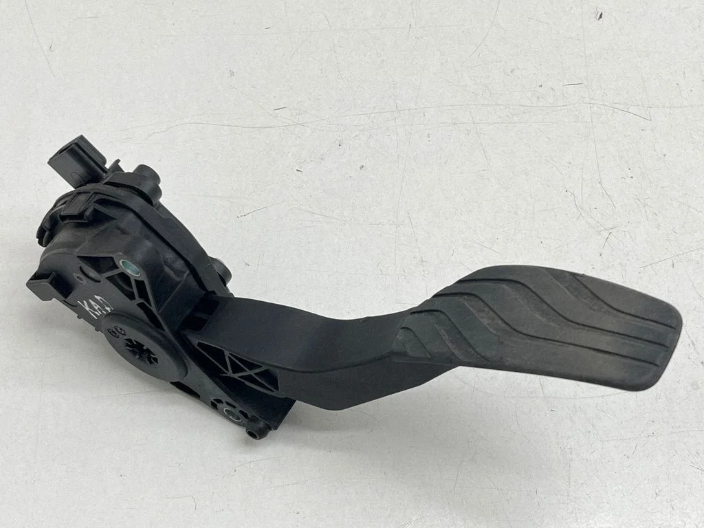 Accelerator throttle pedal – Renault Kadjar (2015-)