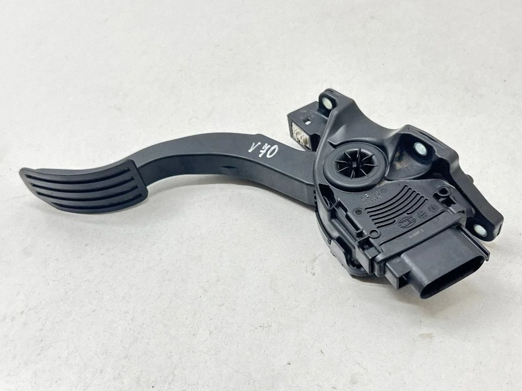Accelerator throttle pedal – Volvo V70 (2014-2016)