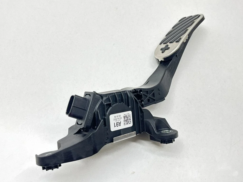 Accelerator throttle pedal – KIA EV6 (2021-)