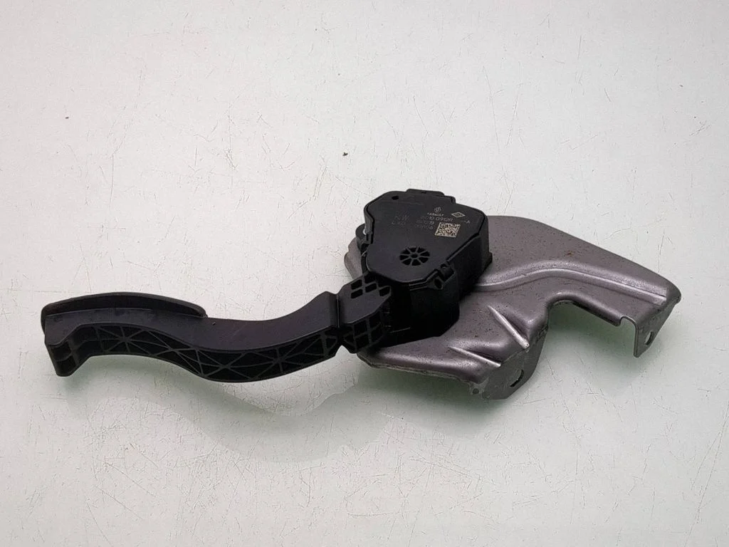 Accelerator throttle pedal 180100912R