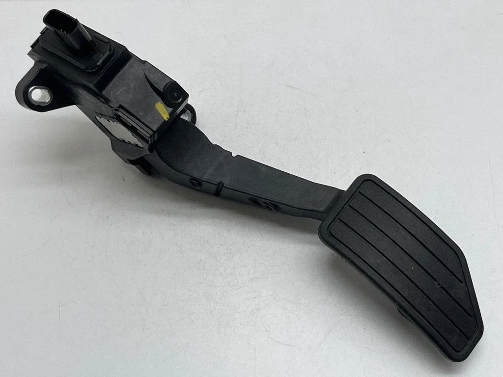 Accelerator throttle pedal – Subaru Outback (BT) (2019-)