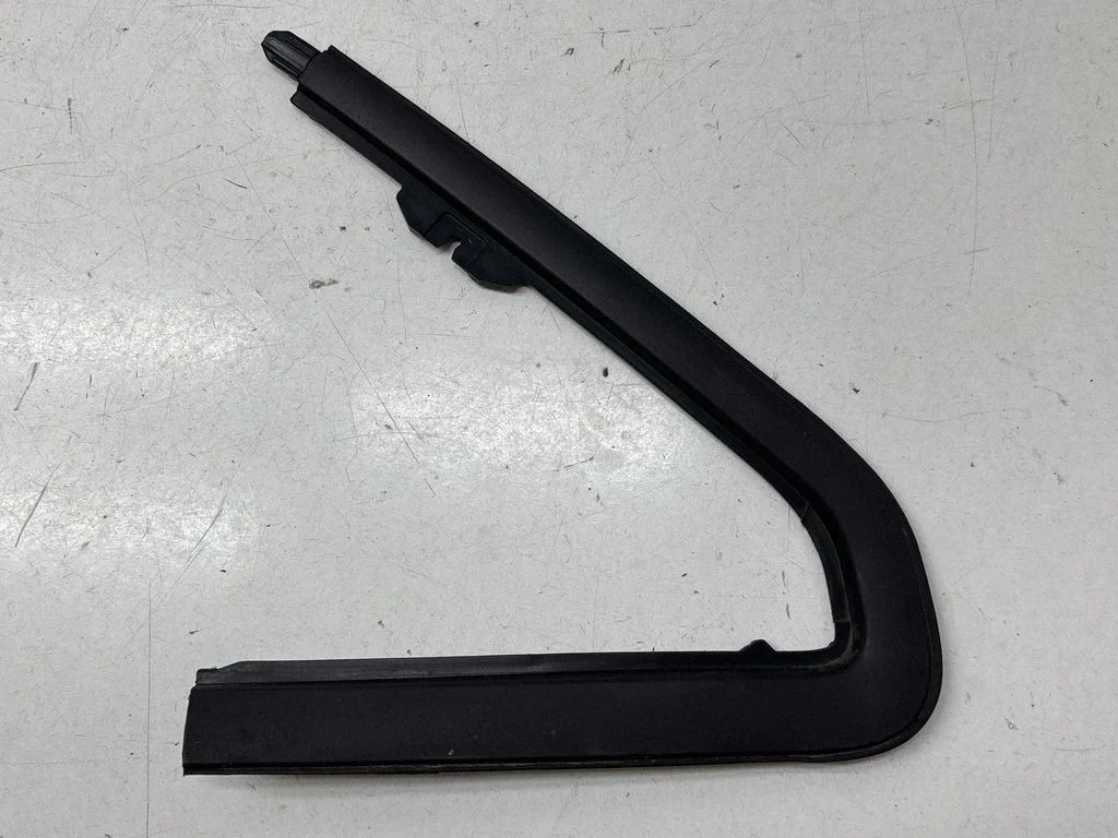 Spoguļa plastmasas apdare 68290780AD