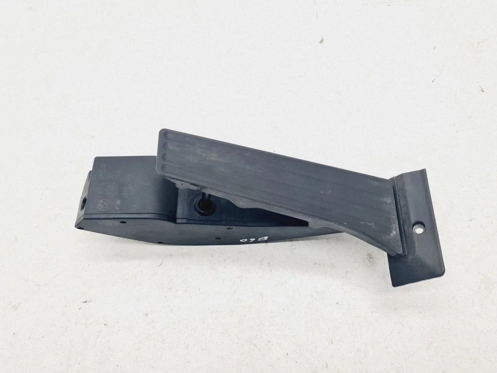Akseleratora pedālis – BMW 5. sērija E60 E61 (2004-2010)