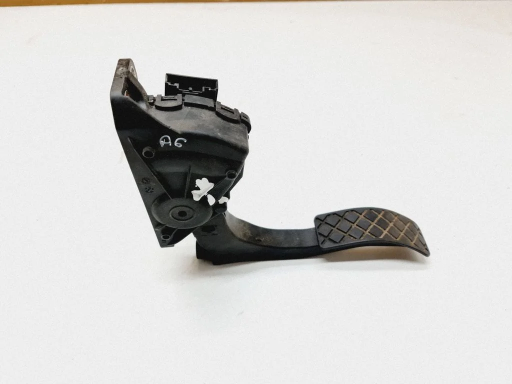 Accelerator throttle pedal – Audi A6 Allroad C6 (2006-2011)