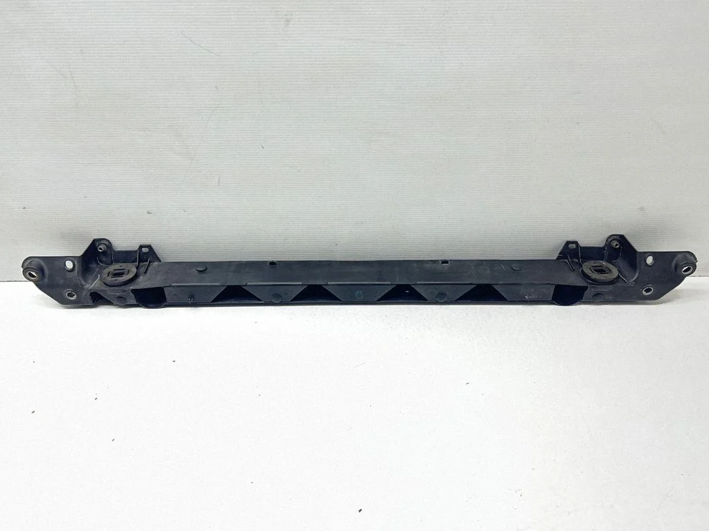 Radiatoru paneļa kronšteins 68292237AA