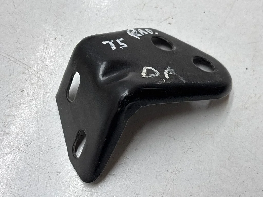 Radiator support slam panel bracket 7H0805178