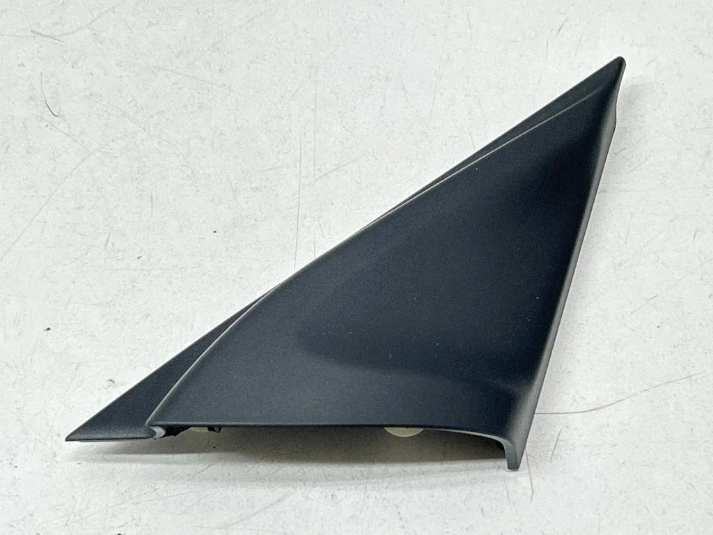 Plastic wing mirror trim cover – Nissan Juke I F15 (2010-2018)
