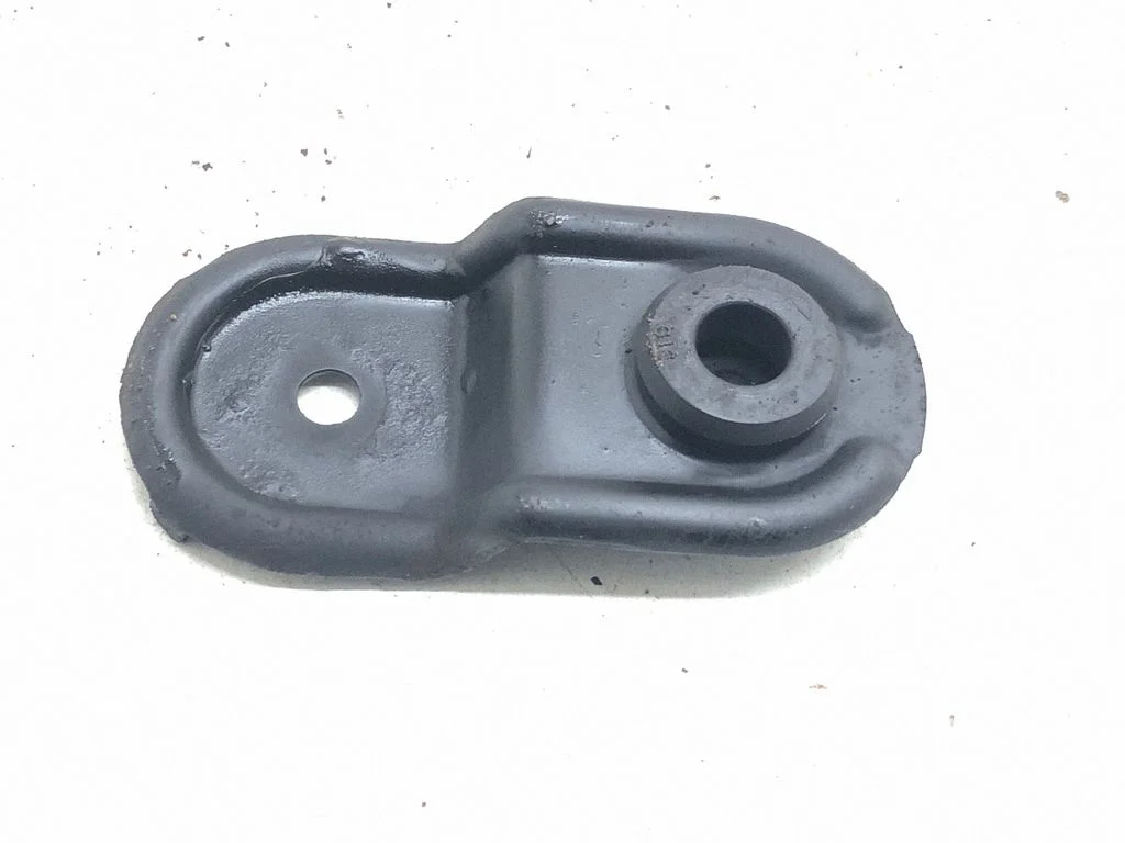 Radiaatori tugipaneeli klamber – Subaru Outback (2009-2014)