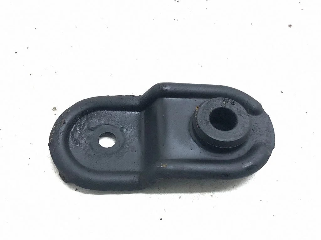 Radiaatori tugipaneeli klamber – Subaru Outback (2009-2014)