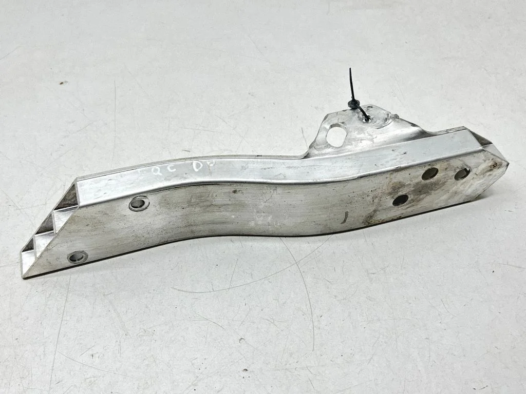 Radiator support slam panel bracket – Mercedes-Benz EQC (2019-)