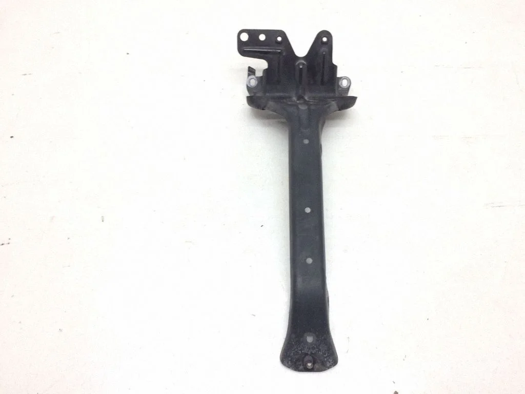 Radiatoru paneļa kronšteins 7L0805799