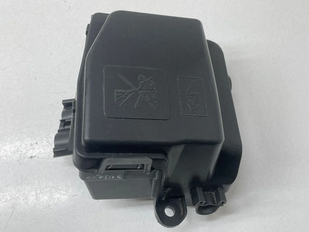 Fuse box set M0U7103 – Renault Captur (2013-2020)