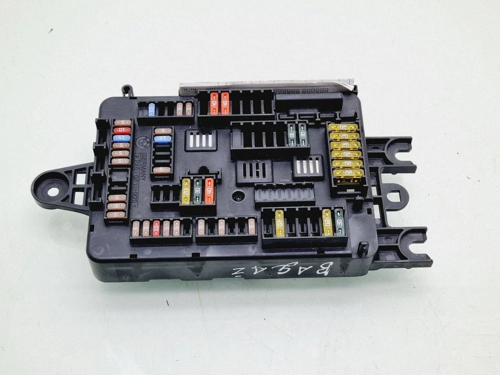 Drošinātāju kārba (komplekts) 926111103