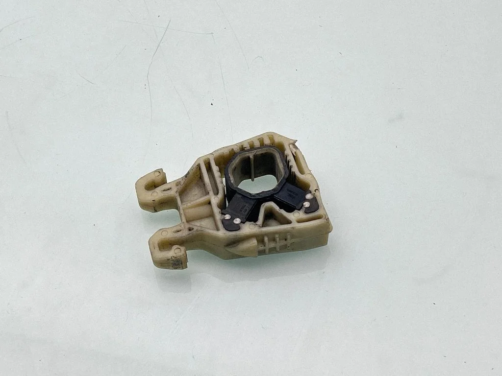 Wspornik pasa przedniego – Volkswagen Passat B7 USA (2012-2019)