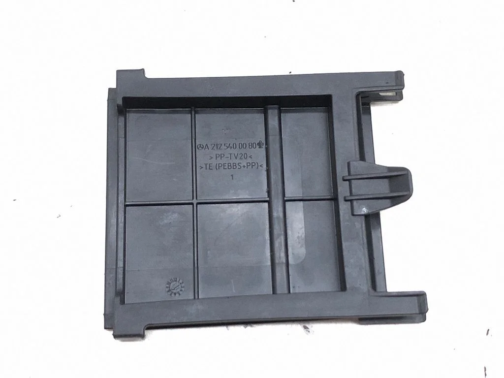 Kaitsmekarbi kaas A2125400080