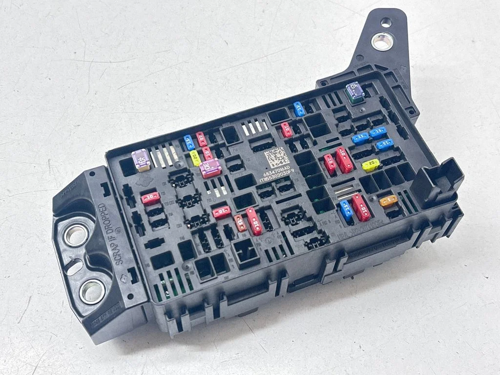 Drošinātāju bloks – Jeep Grand Cherokee WL (2021-)