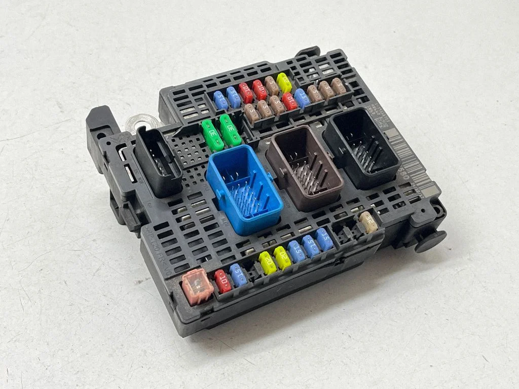 Drošinātāju bloks 9811995580