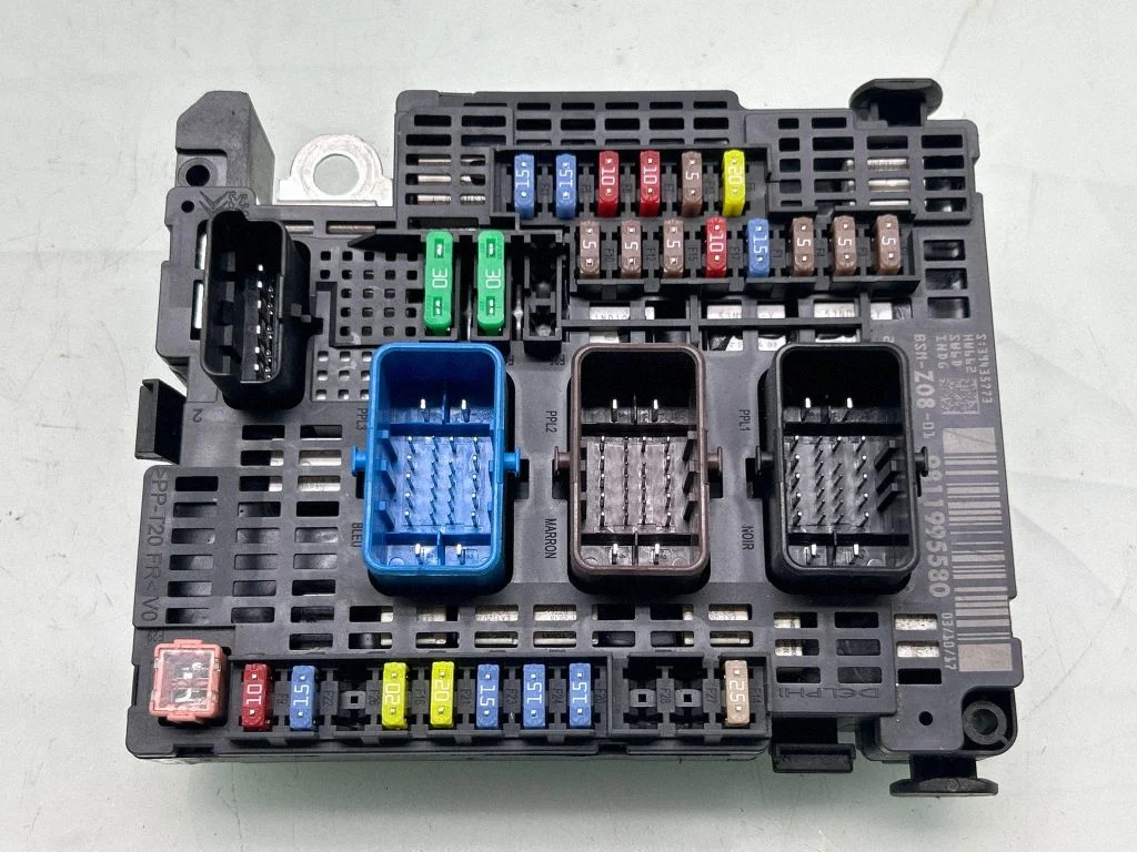 Drošinātāju bloks 9811995580