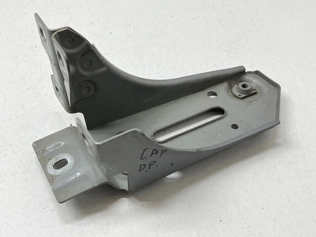 Battery bracket 648605701R