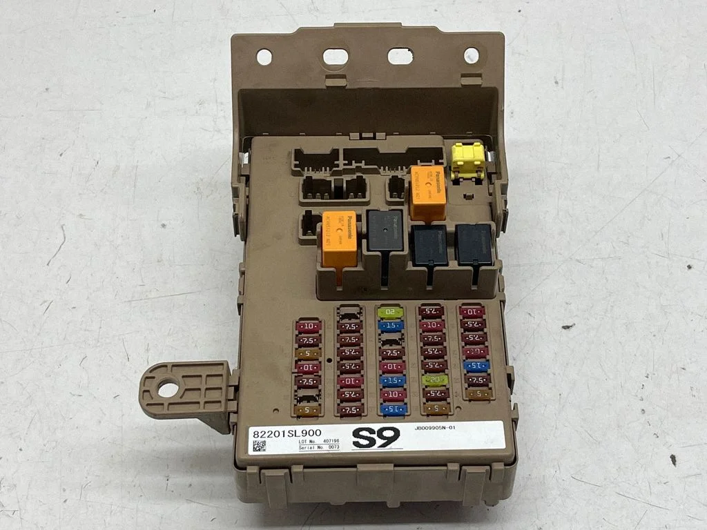 Drošinātāju bloks 82201SL900
